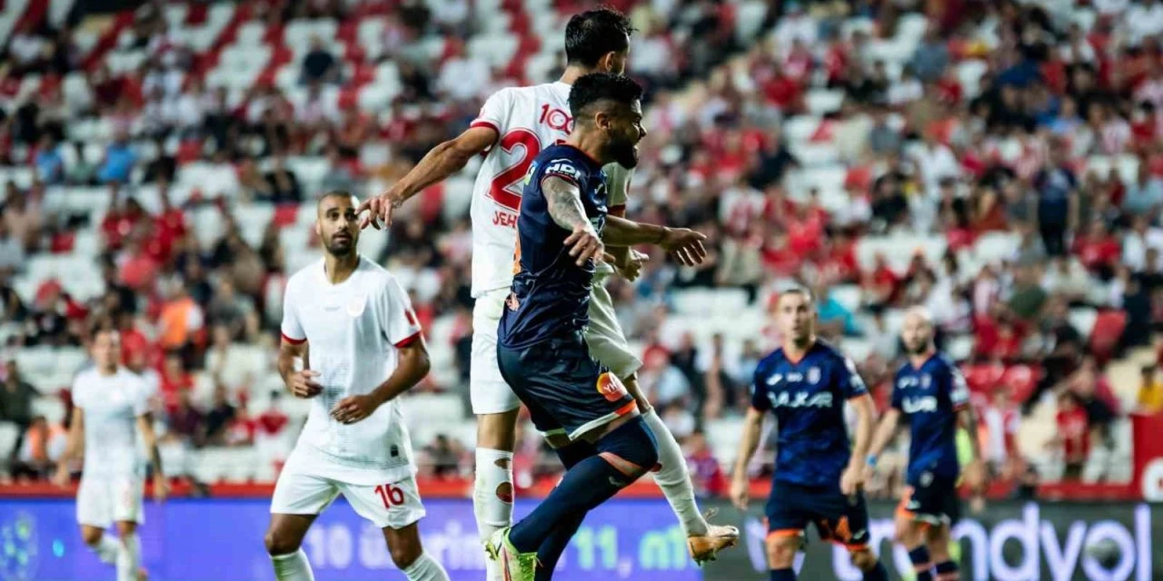 Başakşehir Antalyaspor Maçı Ne Zaman Saat Kaçta Hangi Kanalda? Muhtemel 11'ler