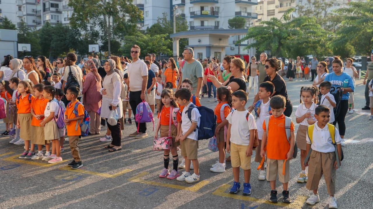 Son Dakika: İstanbul Valiliği Eğitim Saatlerini Değiştirdi