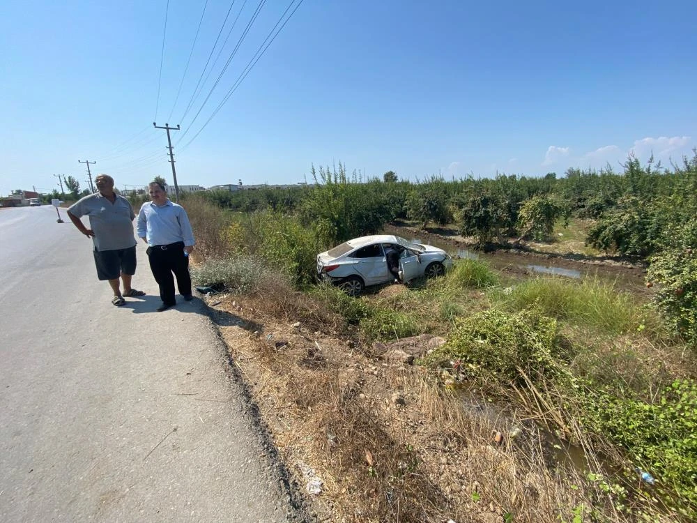 Serik'te Otomobiller Kafa Kafaya Çarpıştı: 5 Kişi Yaralandı