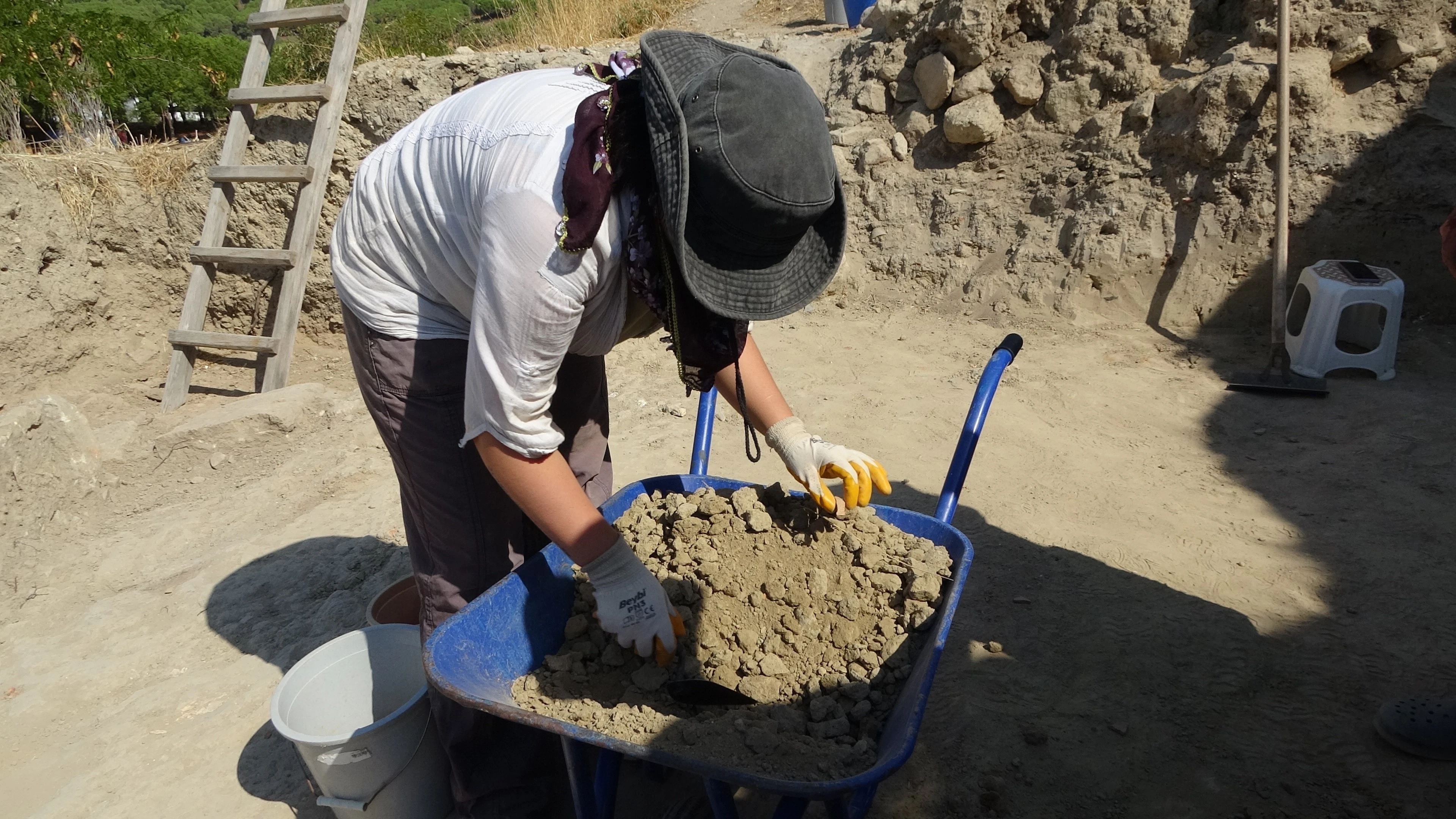 Çanakkale'de Maydos Antik Kenti'nde 4 Bin Yıllık Silindir Mühür Bulundu