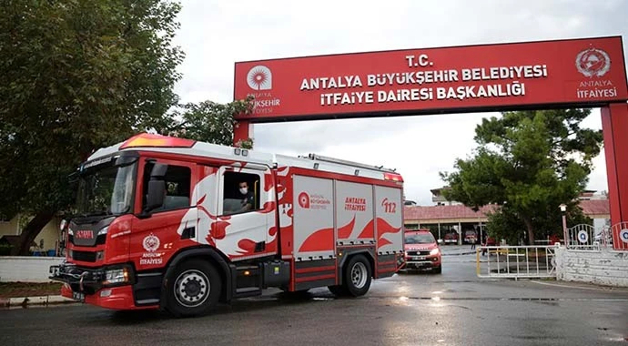 Büyükşehir 21 Araçlık Yangın Filosu Alıyor! "Antalya'nın Ciğeri Yanmasın"