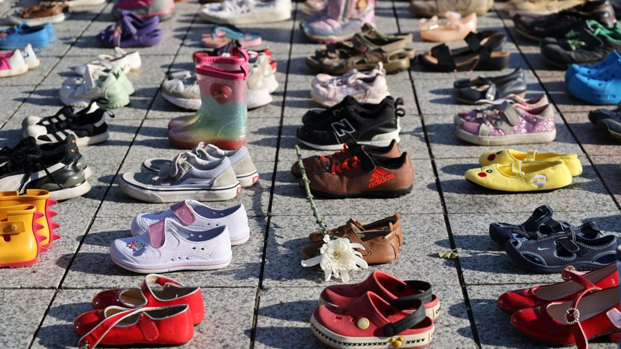 Seul'den Filistin'e destek! Ölen çocuklar için 2000 tane ayakkabı bırakıldı