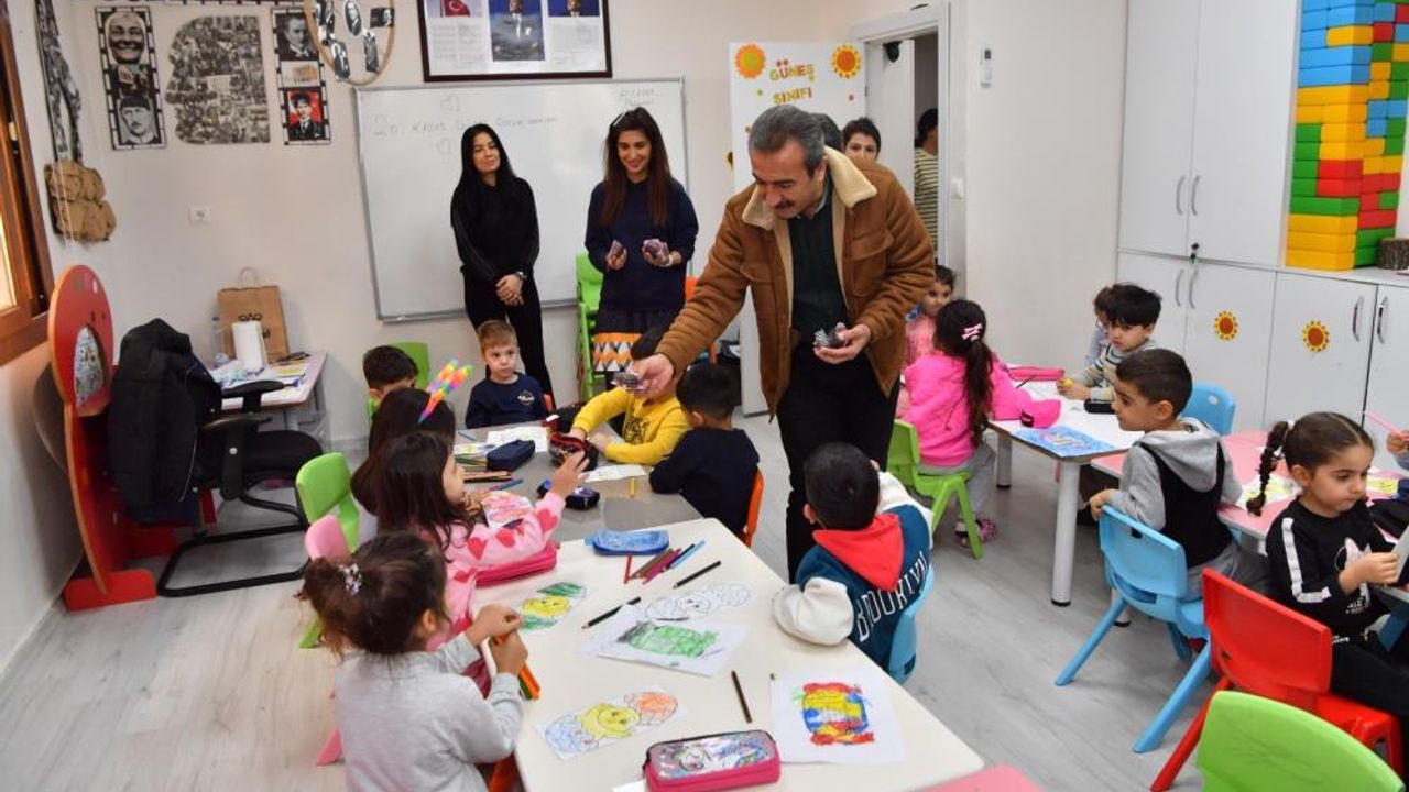 Belediye Başkanı Soner Çetin Gülen Yüzler Semt Kreşi'ni ziyaret etti