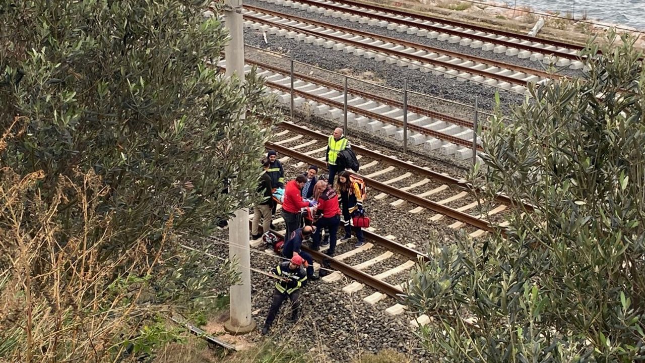 Yüksek hızlı trenin çarptığı kişi hayatını kaybetti