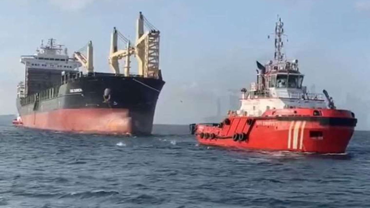 Rusya'ya giden ULUSOY 9 Adlı Yük Gemisi İstanbul Boğazı'nda Arızası Yaptı