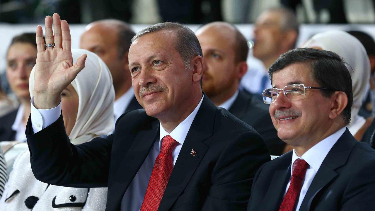 Ahmet Davutoğlu'ndan Yerel Seçim Açıklaması: İktidarın Adaylarına Destek Mi Veriyor?