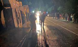   Antalya’da tır devrildi: 1 yaralı  