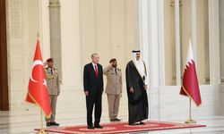 Erdoğan, Doha'da resmi törenle karşılandı