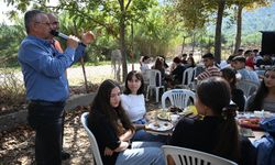 Antalya'da öğrencilerden başkana özel yemek