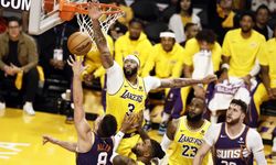 Lakers Suns'ı Davis'in 30 sayısıyla geçti