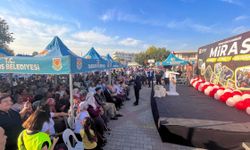 Mersin Tarsus Belediyesi ücretsiz fide dağıttı