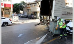 Mersin'de ekipler şehir temizliği yapıyor