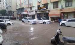 Silifke'de şiddetli yağış yollar sular altında kaldı!