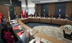 CHP'nin eski Başkanı Hikmet Çetin Merkez Yürütme Kurulu toplantısına katıldı