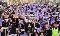 Fransa'da kadına yönelik şiddet için yürüdüler