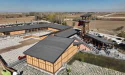 Çatalhöyük Tanıtım Merkezi Türkiye'nin ilk ahşap devi açıldı