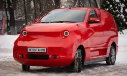 Rusya'nın yeni elektrikli aracı Amber tasarımıyla sosyal medyada alay konusu oldu