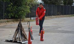 Mersin Büyükşehir Belediyesi personeline yangın eğitimi veriyor