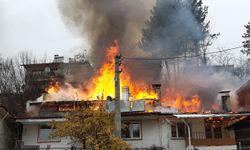 Bolu'da evde çıkan yangın 4 eve sıçradı