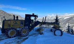 Kar yağışı hayatı etkilemeye devam ediyor: Doğu Karadeniz'de 367 köy yolu kapandı
