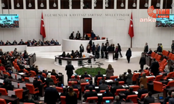 AKP"li vekiller meclis kürsüsünü işgal etti