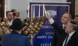 Polonya'da Yahudi bayramı'nda İsrail bayrağı yakıldı