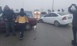 Kahramanmaraş Göksun'da 22 Araç Karıştığı Zincirleme Kazada: 15 Yaralı