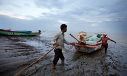 Sri Lanka Deniz Kuvvetleri Hint balıkçılarını gözaltına aldı