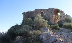 Tarihi Kozan Kalesi restore ediliyor