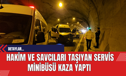 Sultangazi'de Hakim ve Savcıları Taşıyan Servis Minibüsü Kaza Yaptı