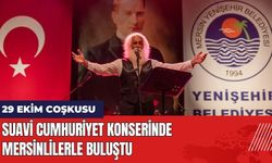 Suavi Cumhuriyet Konserinde Mersinlilerle Buluştu