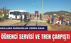 Servis Trene Çarptı! Akıl Almaz Kazada Ne Oldu?