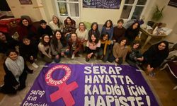 Feministlerden Serap'a Destek Kartı