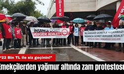 Antalya'da emekçilerden yağmur altında zam protestosu