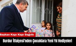 Burdur İtfaiyesi'nden Çocuklara Yeni Yıl Hediyeleri