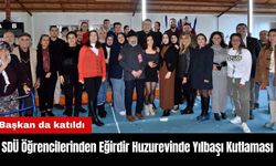 SDÜ Öğrencilerinden Eğirdir Huzurevinde Yılbaşı Kutlaması