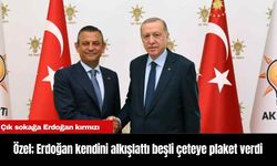 Özel; Erdoğan kendini alkışlattı beşli çeteye plaket verdi