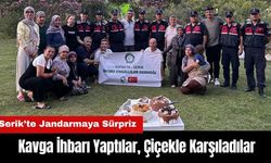 Serik’te Jandarmaya Sürpriz! Kavga İhbarı Yaptılar, Çiçekle Karşıladılar