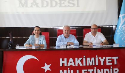 AKP'li Başkan'dan makamda yumruk