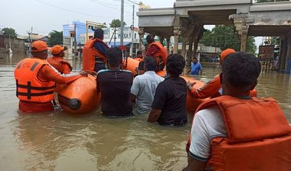 Hindistan'da sel felaketi! 31 kişi öldü
