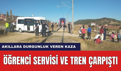 Servis Trene Çarptı! Akıl Almaz Kazada Ne Oldu?