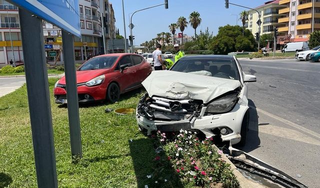  Gazipaşa'da trafik kazası: 2’si çocuk 4 kişi yaralandı