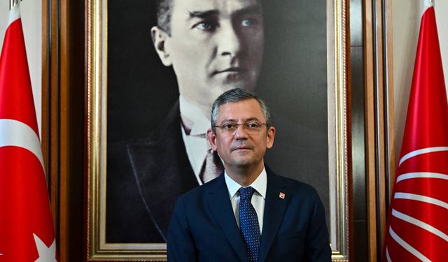 Özgür Özel'in ilk grup toplantısında Erdoğan'a anayasa çıkışı