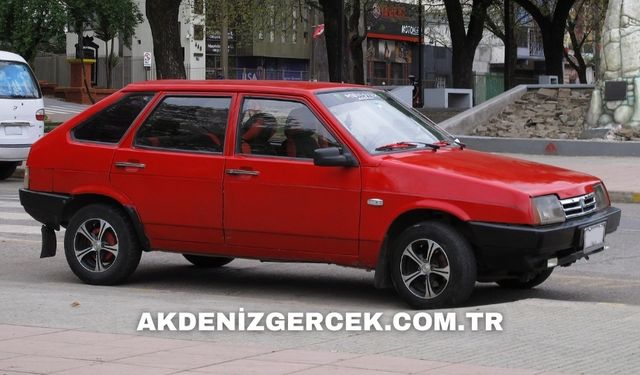 Mahkemeden satılık 1993 model Lada Samara marka otomobil