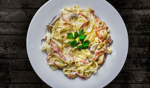 Carbonara sosu nasıl yapılır? Ev yapımı Carbonara sosu tarifi