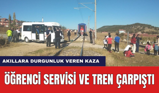 Servis Trene Çarptı! Akıl Almaz Kazada Ne Oldu?