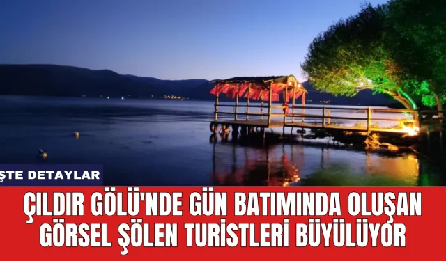 Çıldır Gölü'nde Gün Batımında Oluşan Görsel Şölen Turistleri Büyülüyor