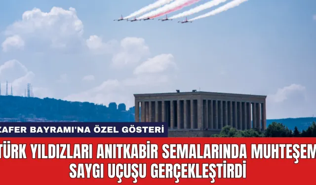 Türk Yıldızları Anıtkabir Semalarında Muhteşem Saygı Uçuşu Gerçekleştirdi