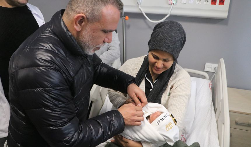 Depremin ardından hızla tamamlanan Defne Devlet Hastanesi'nde ilk doğum gerçekleşti