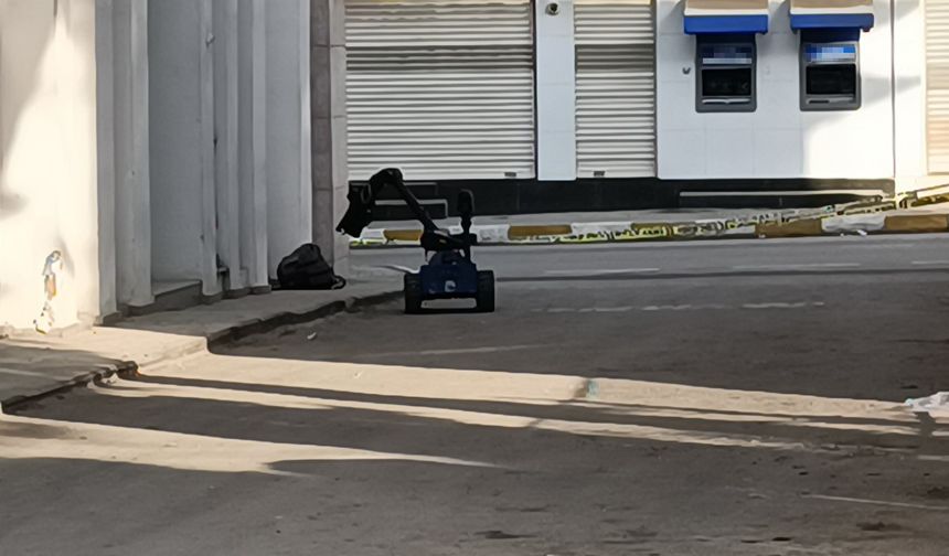 Reyhanlı'da şüpheli sırt çantası paniği: Bomba İmha Robotu devreye girdi